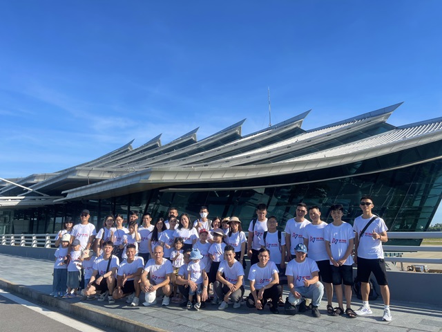 Hạ cánh tại sân bay Phú Bài