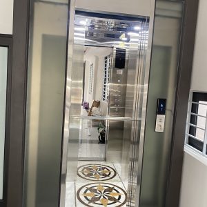 Thang máy vách kính gia đình tiêu chuẩn