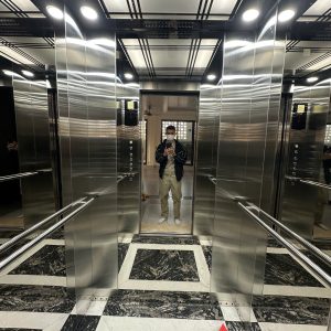 Thang máy văn phòng vách cabin tiêu chuẩn