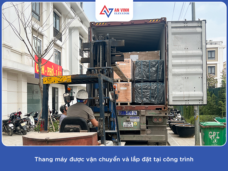 Vận chuyển và lắp đặt thang máy tại công trình